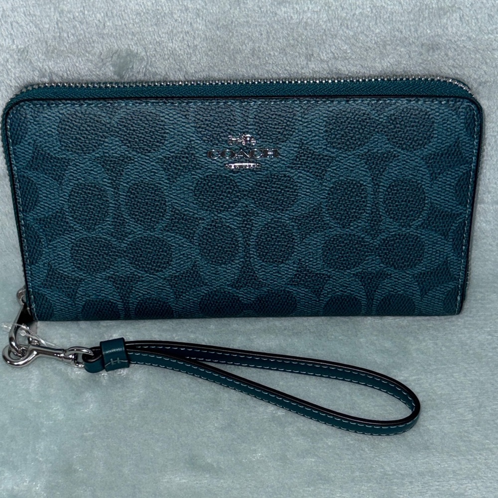 Coach Aquamarine Wallet/Wristlet
